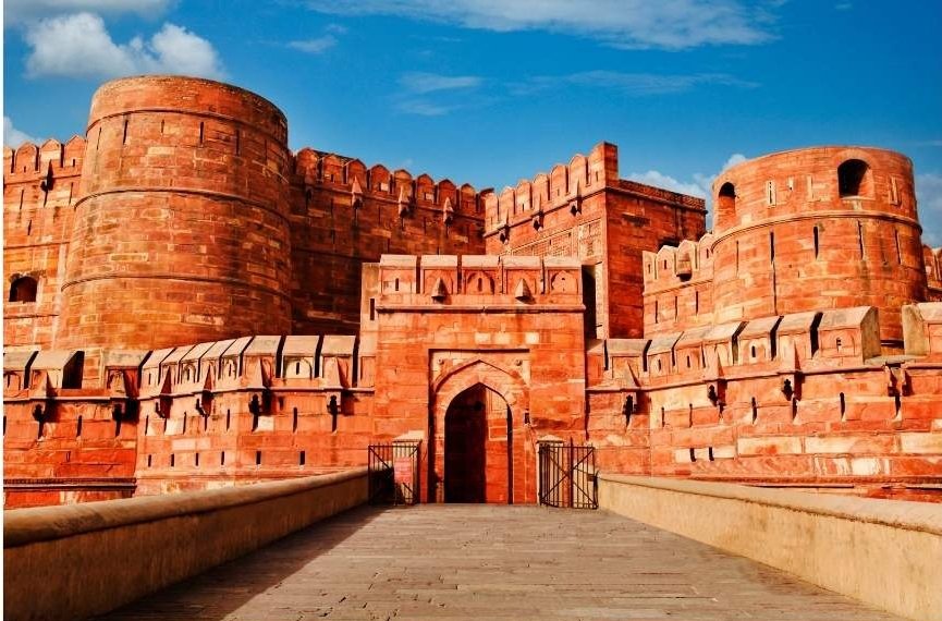 Fuerte de Agra, histórica fortaleza mogola de arenisca roja en Agra, India