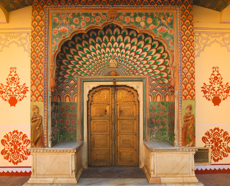 - Puerta del Pavo Real en el Palacio de la Ciudad de Jaipur, Rajasthan