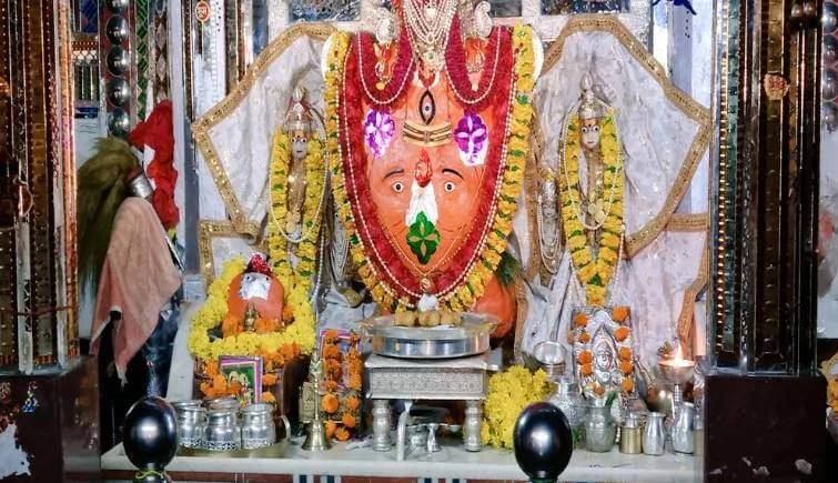 Templo Trinetra Ganesh dentro del Fuerte de Ranthambore, uno de los templos históricos más conocidos de Rajasthan.